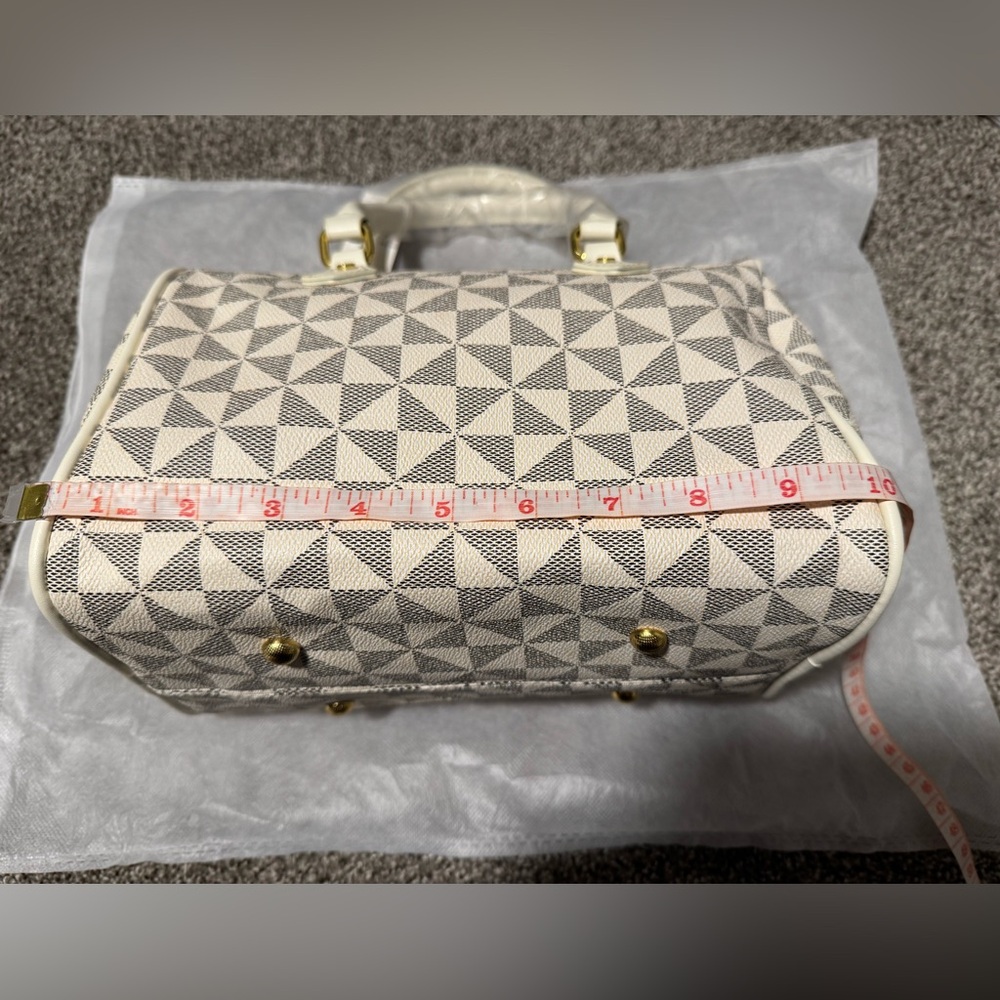 Francesca's Collections Cream and Gray Patterned Satchel - Picture 10 of 12